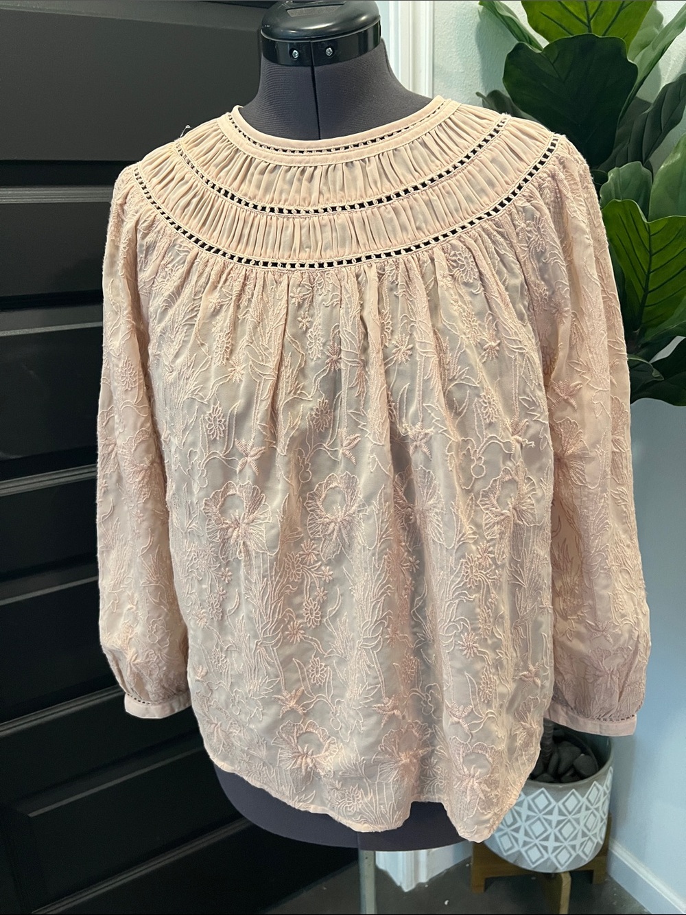 Lucky Brand 🍀 Women's Embroidered Pintuck Blouse - Blush Pink Medium